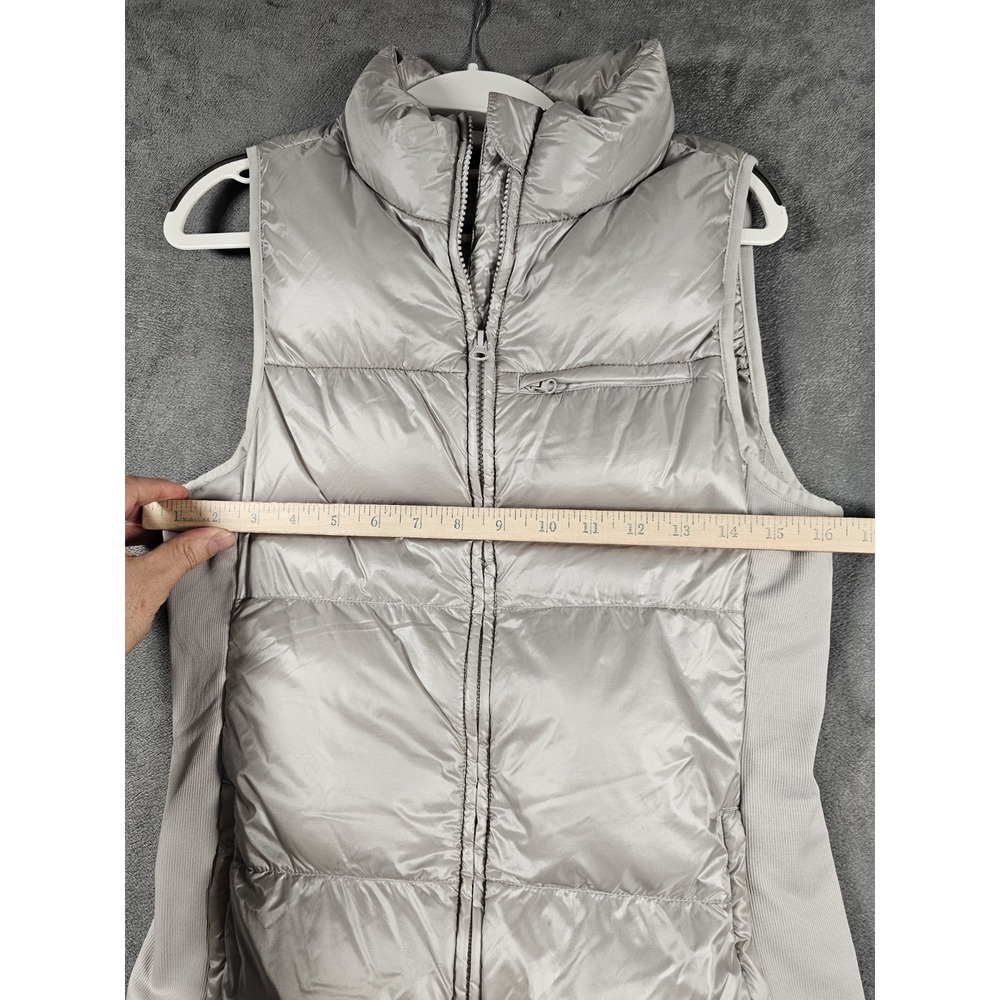 Fabletics Women's Quilted Puffer Vest Silver‎ Full Zip Stretch Panels Medium - Picture 7 of 8
